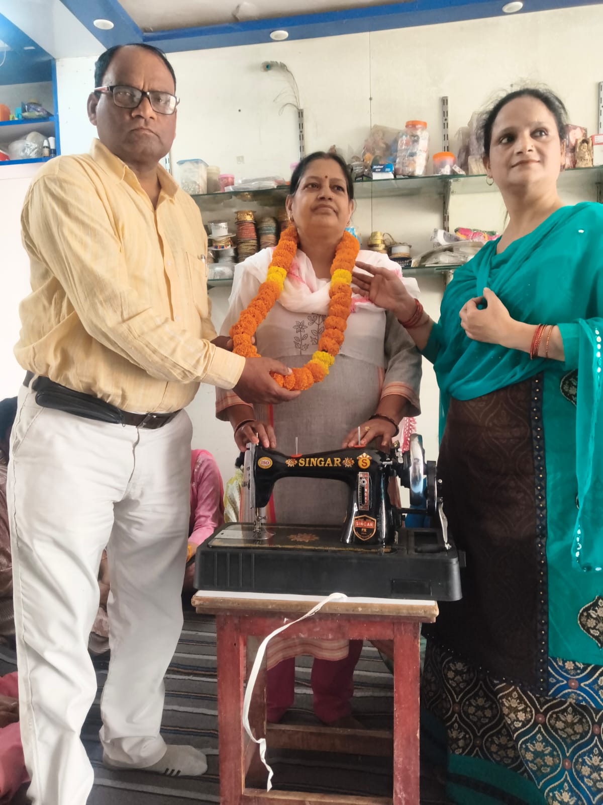 स्वरोजगार योजना सिलाई मशीन वितरण